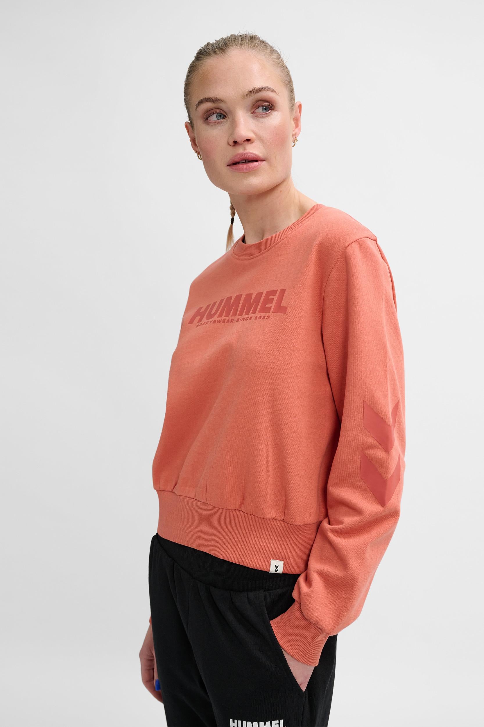 HUMMEL - Hmllegacy Woman Sweatshirt - Apricot Brandy