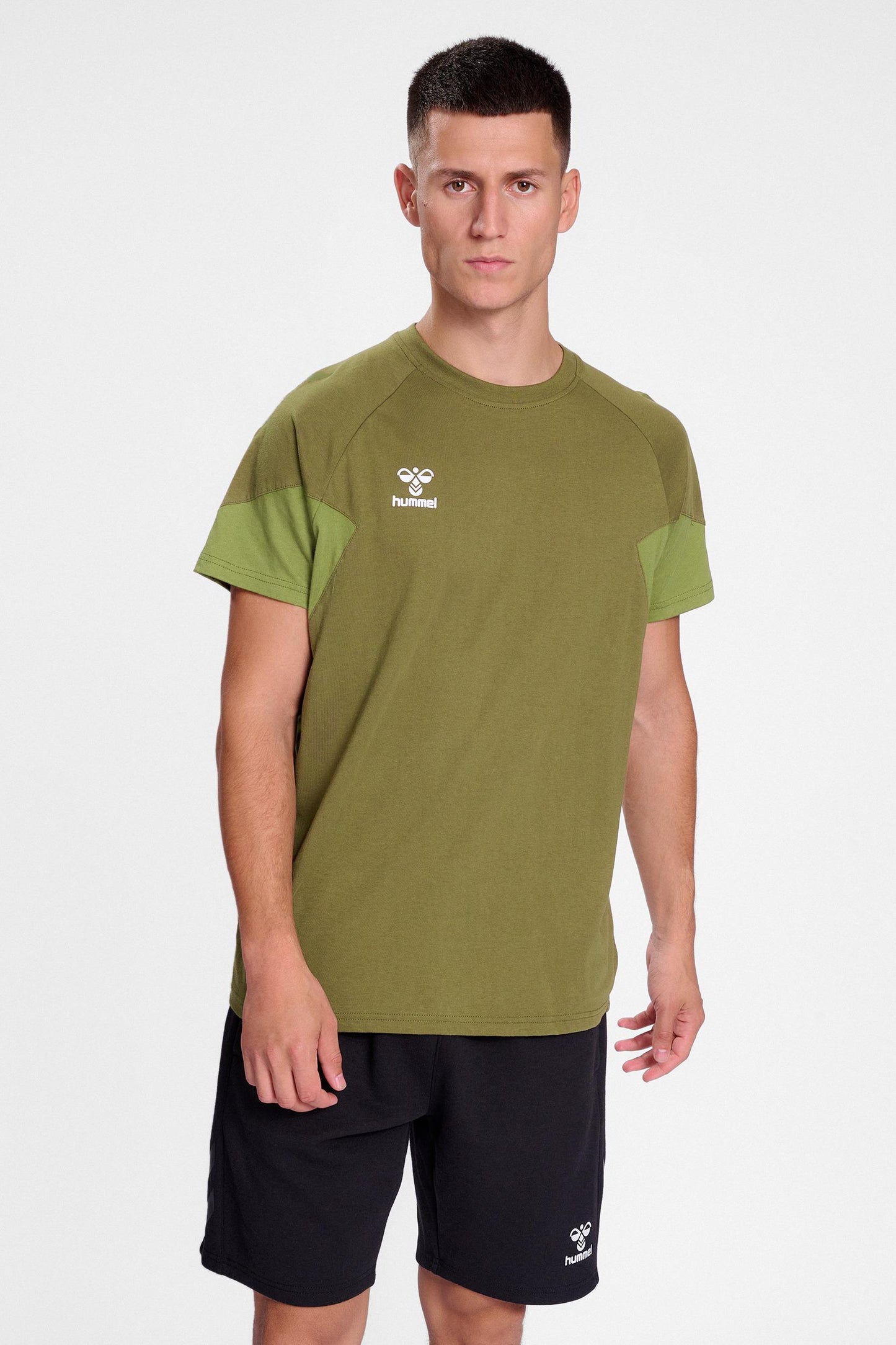 HUMMEL - Hmltravel T-shirt S/s - Military Olive