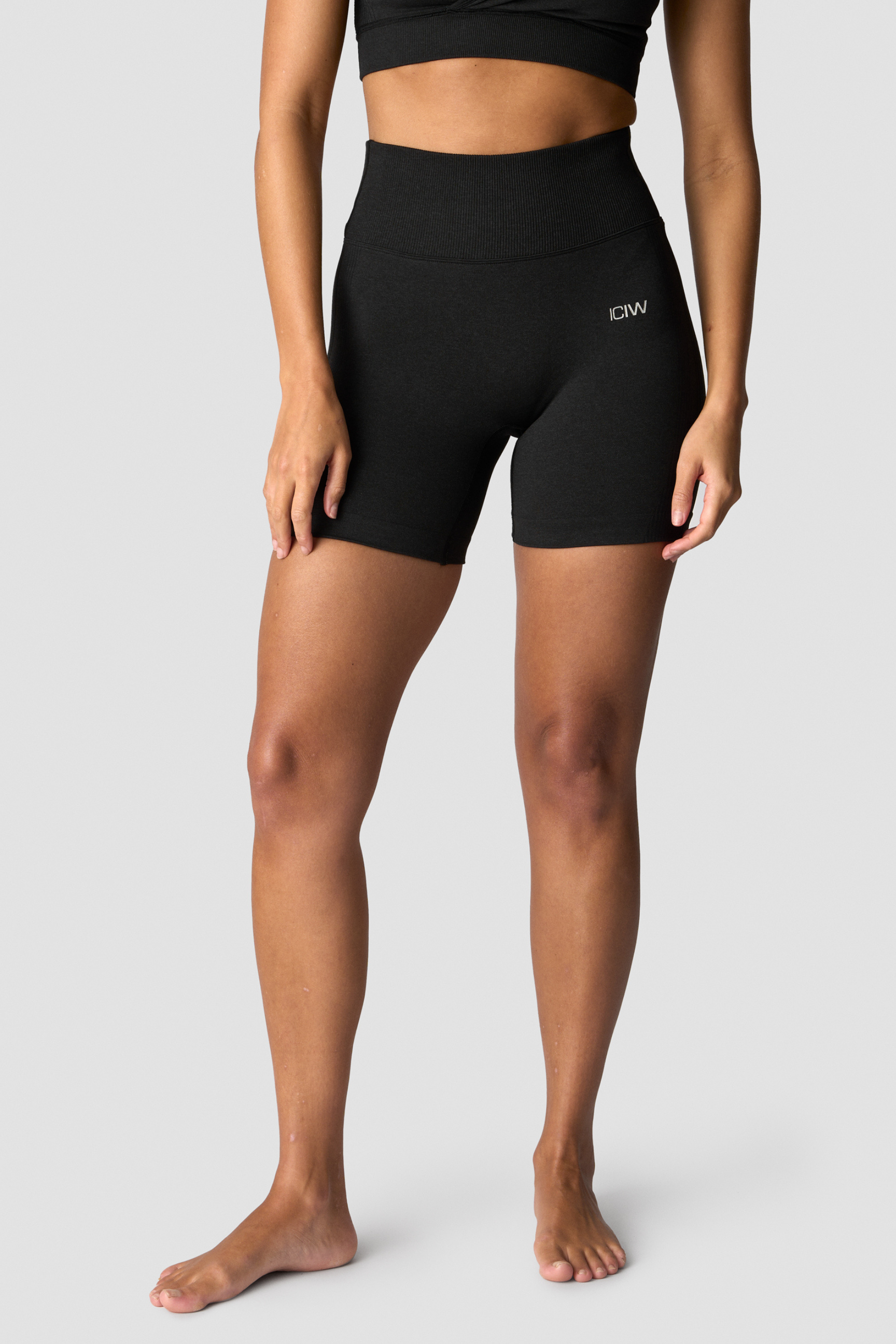 Soft Seamless Shorts - Black - for kvinde - ICANIWILL - Shorts